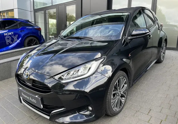 samochody osobowe Toyota Yaris cena 95900 przebieg: 31000, rok produkcji 2022 z Maków Mazowiecki